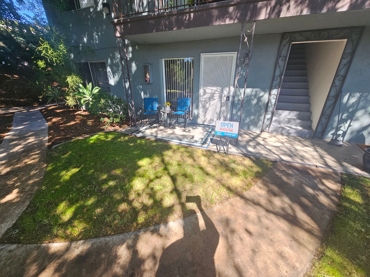 La Mesa Apartment: 8401 Buckland St. & Parkway Dr.