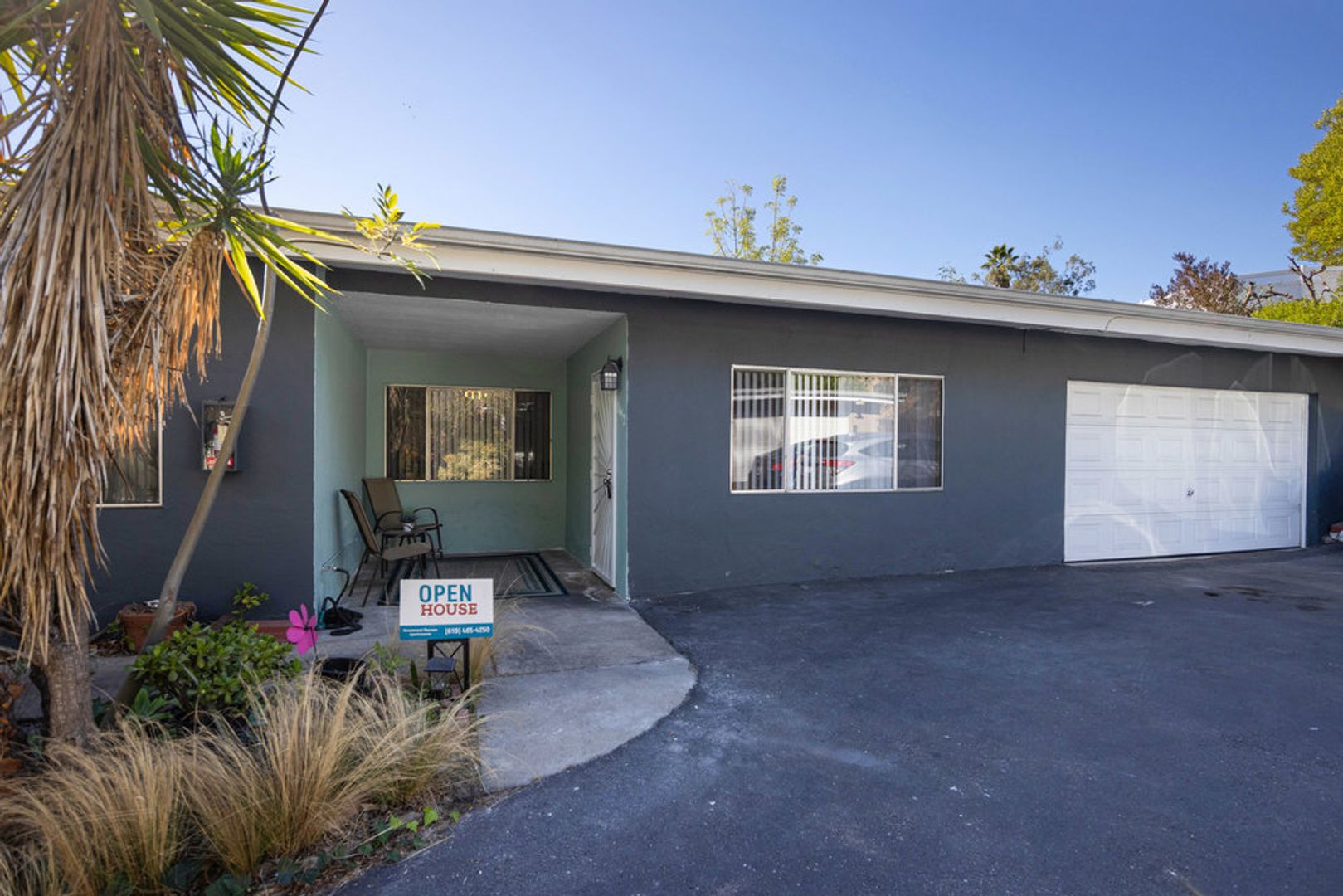 La Mesa Apartment: 8401 Buckland St. & Parkway Dr.