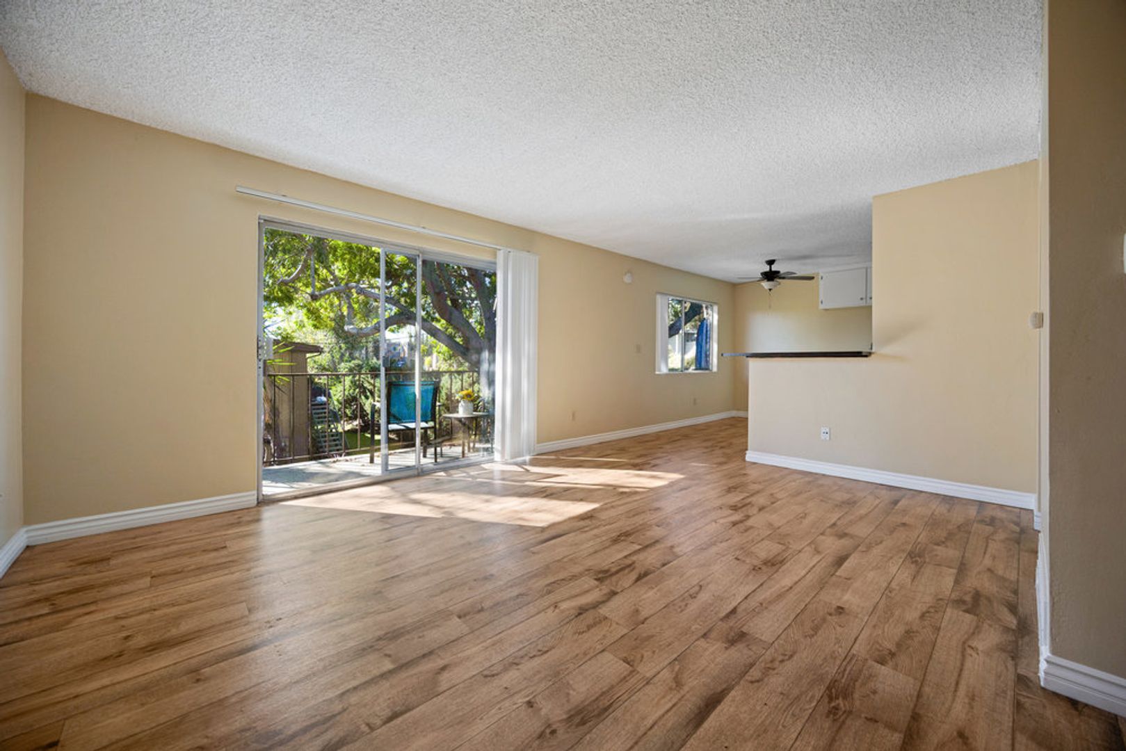 La Mesa Apartment: 8401 Buckland St. & Parkway Dr.