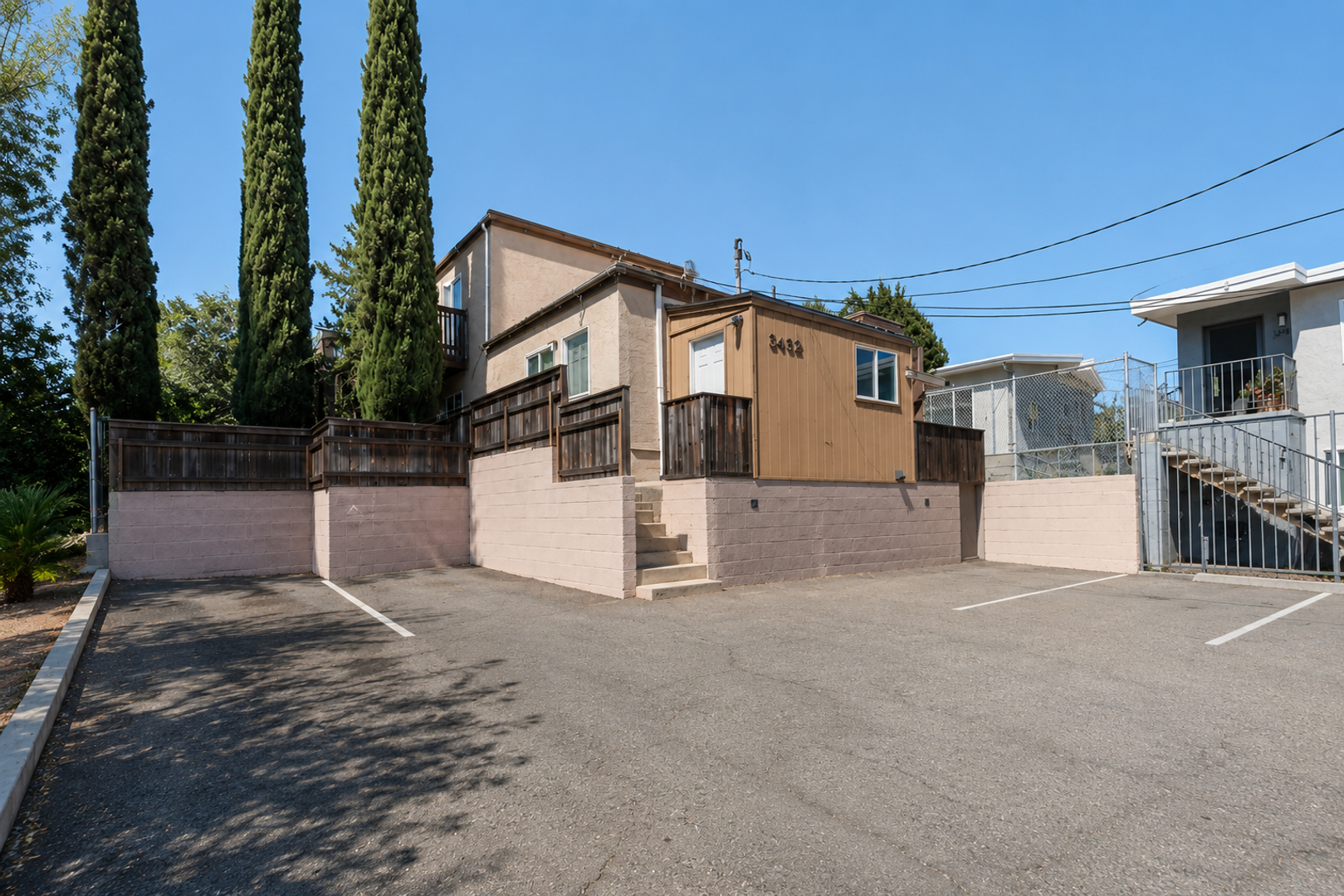San Diego Apartment: 2465 Fairmount Ave