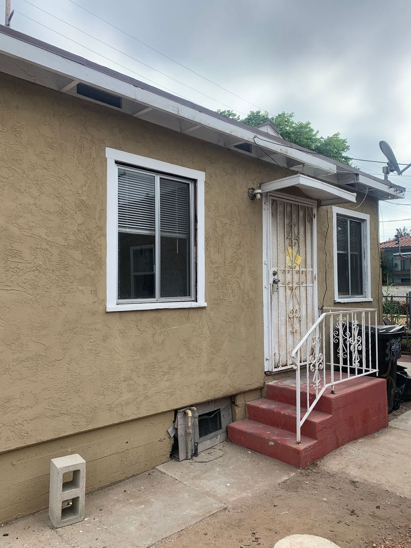 San Diego Apartment: 3137-43.5 L Street