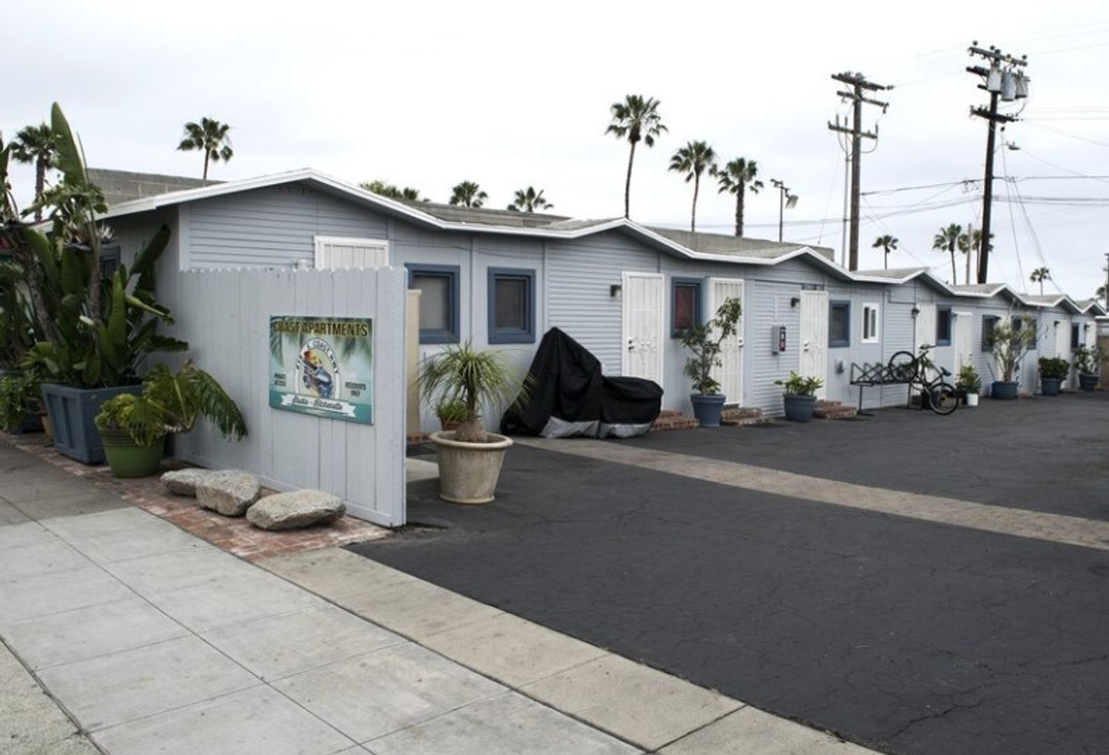 Oceanside Apartment: 619 S. Coast Hwy