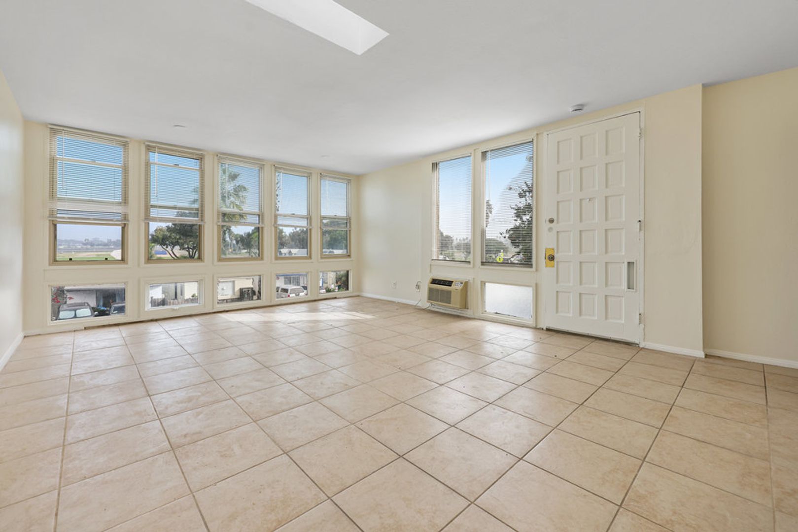 San Diego Apartment: 5029 West Point Loma Blvd.