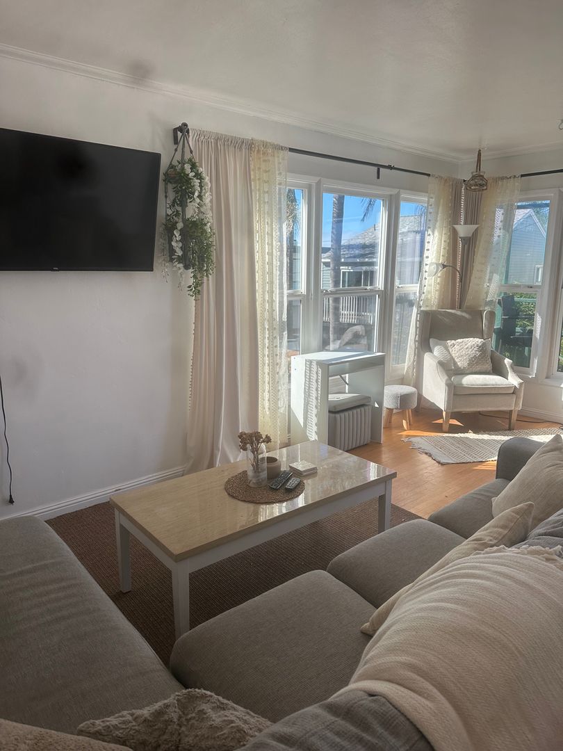 San Diego Apartment: 731-33 Beryl Street