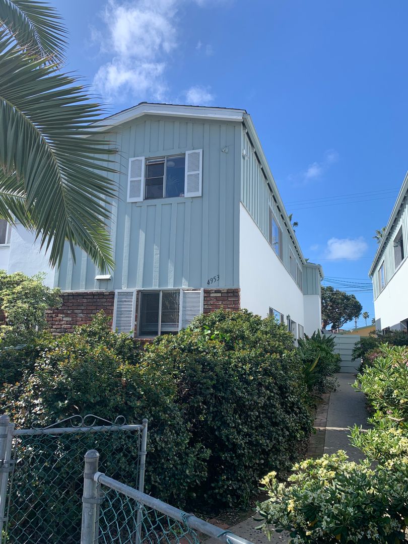San Diego Apartment: 4953-4955 W. Point Loma Blvd.