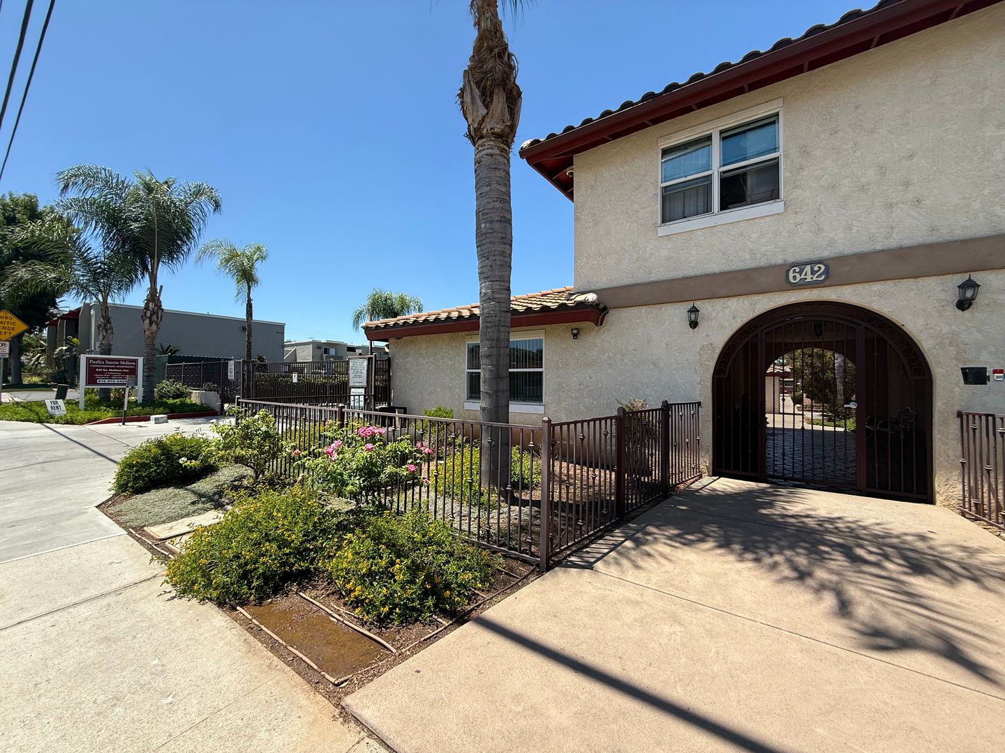 El Cajon Apartment: 642 S Mollison Ave