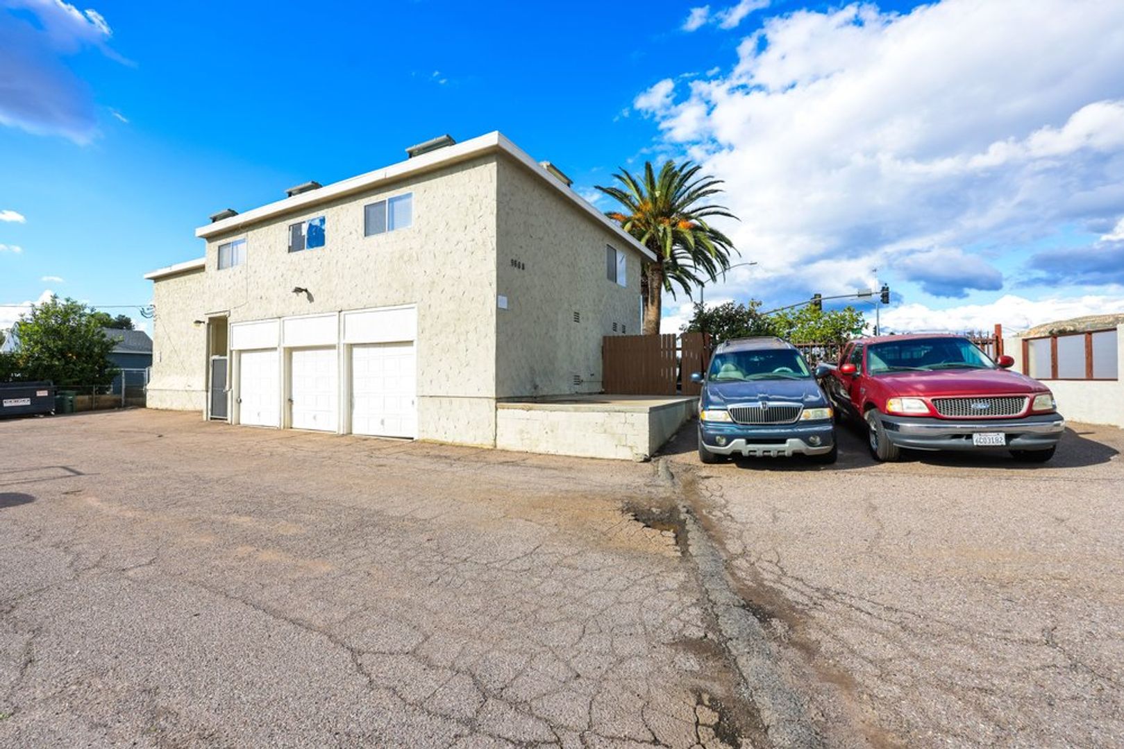 Lakeside Apartment: 9688 Los Coches Road