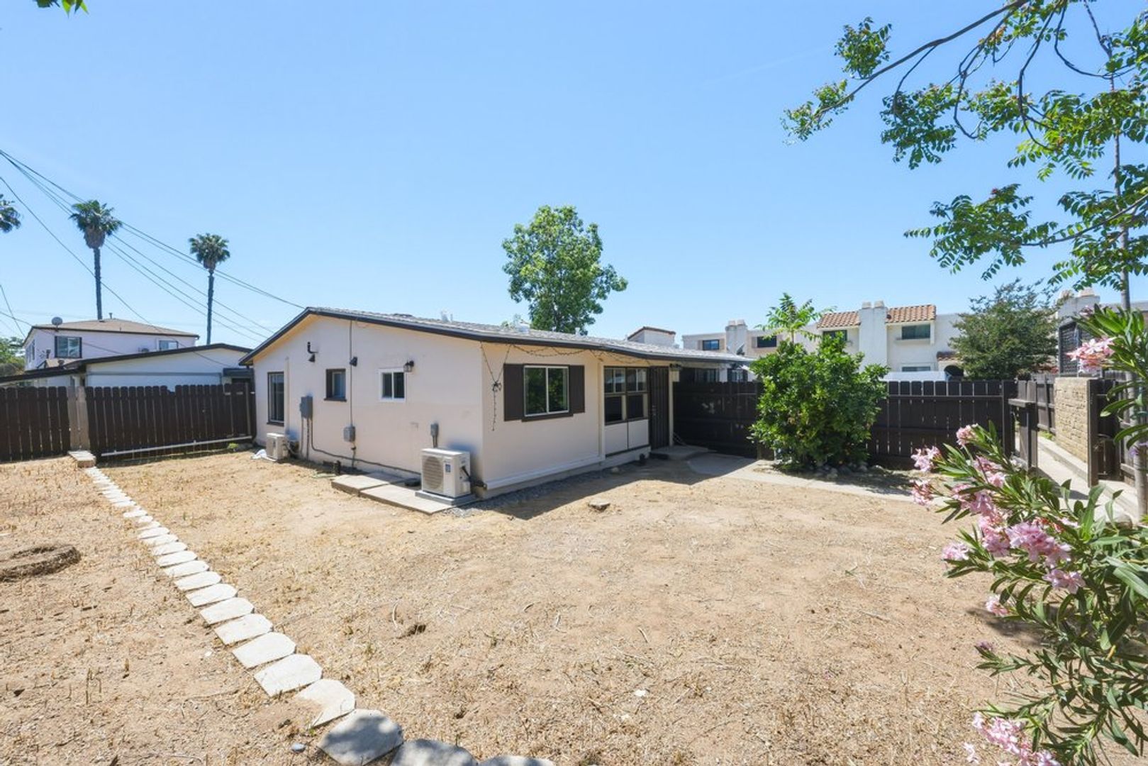 Lakeside Apartment: 12560 Laurel Street