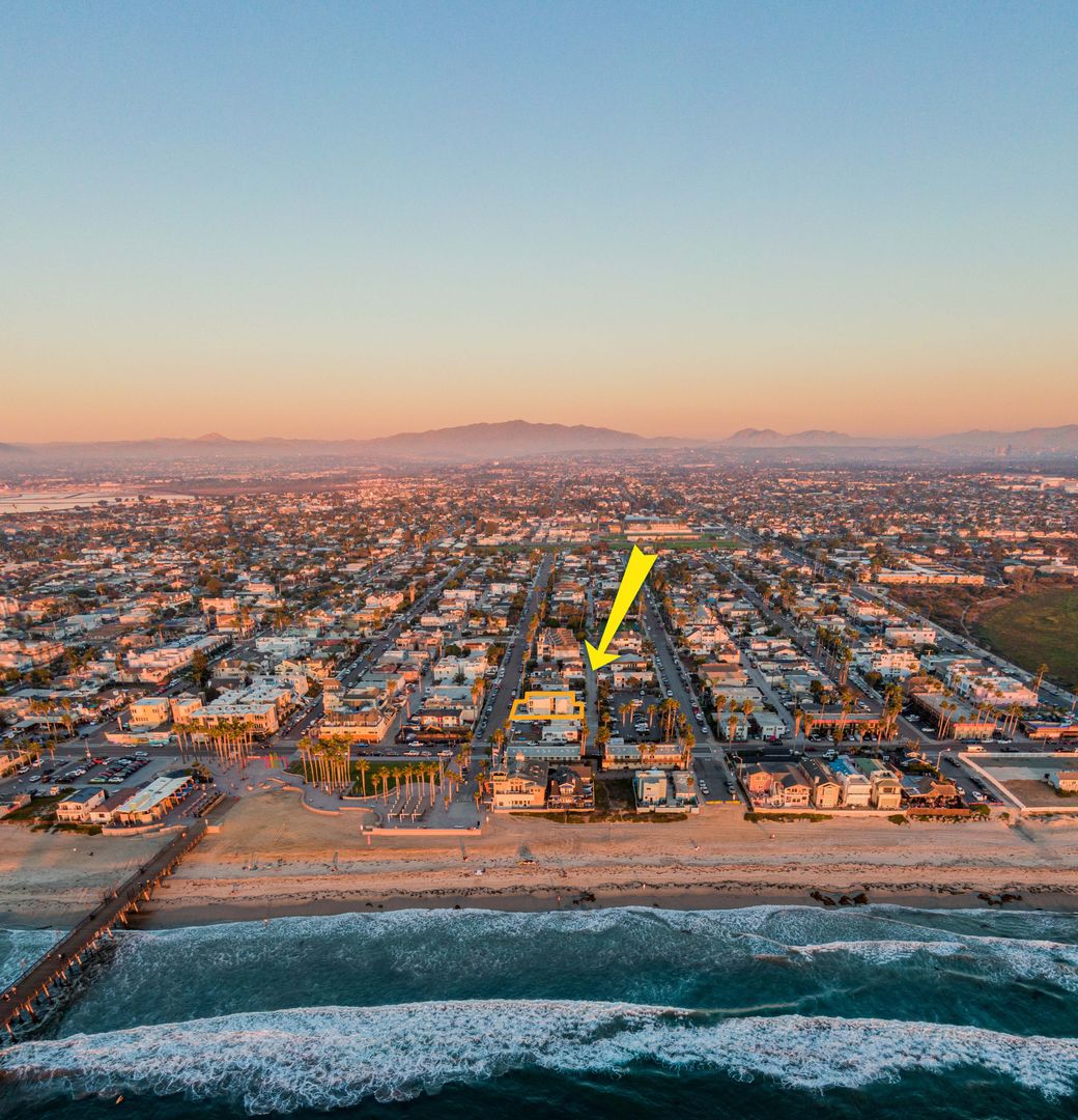 Imperial Beach Apartment: 121 Elder Avenue