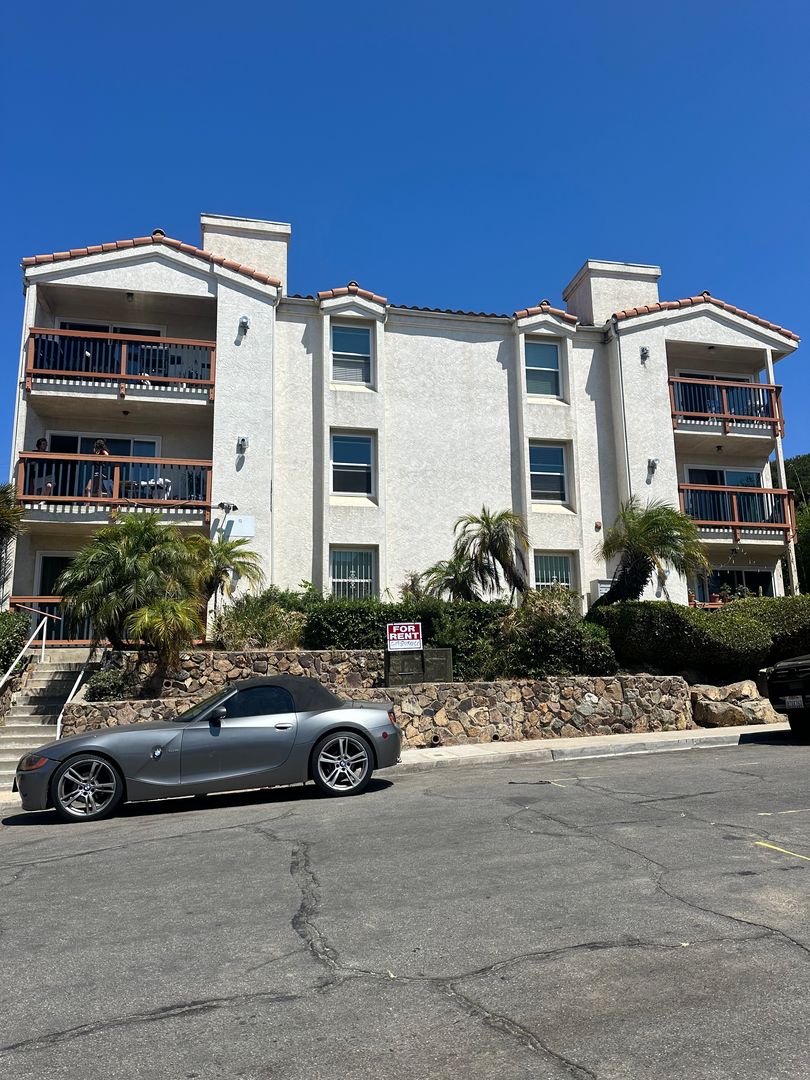 San Diego Apartment: 5720 Lauretta Street