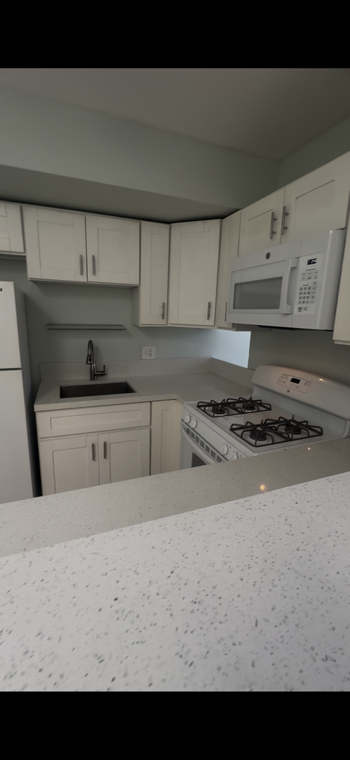 San Diego Apartment: 5029 West Point Loma Blvd.