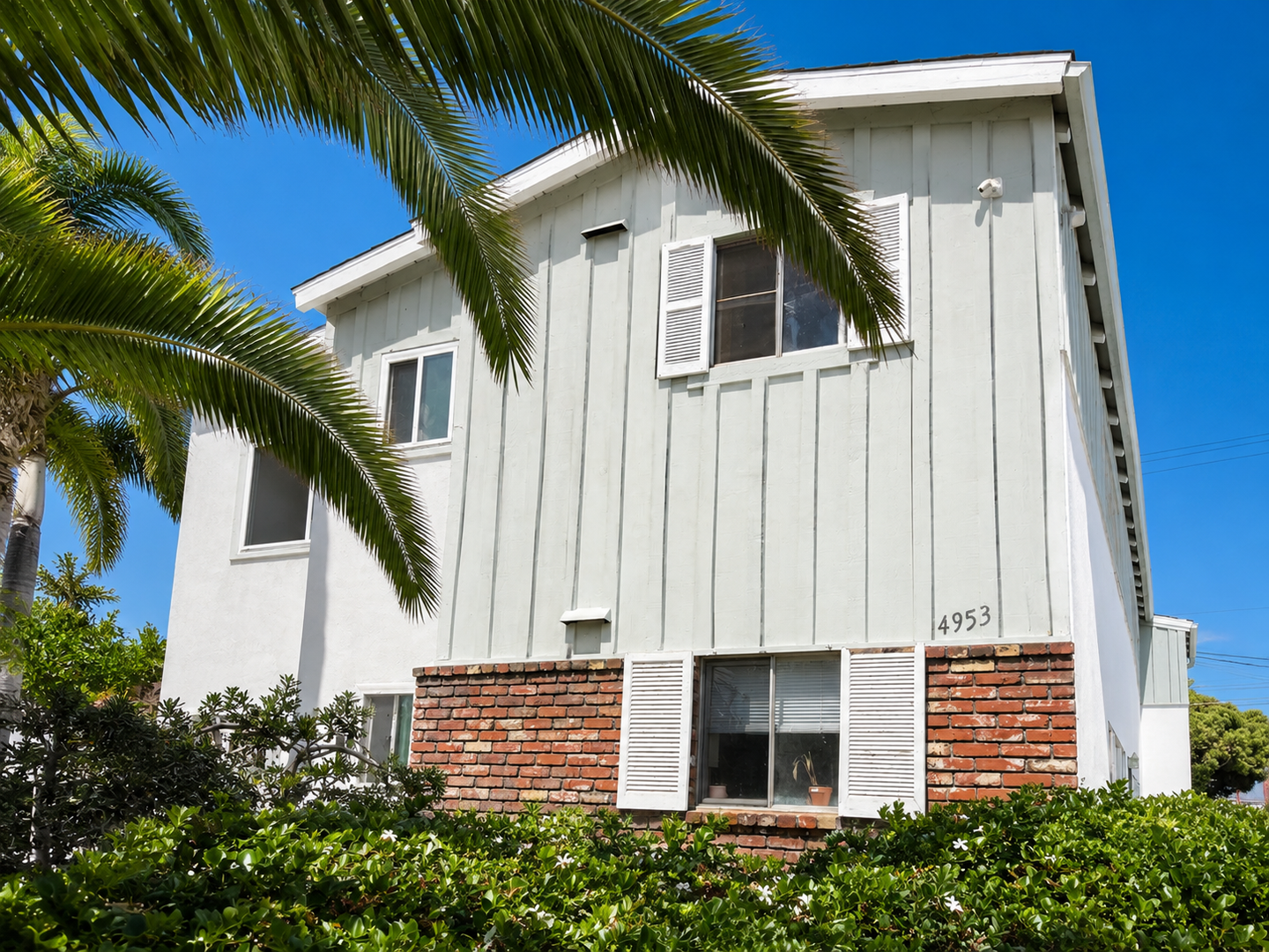San Diego Apartment: 4953-4955 W. Point Loma Blvd.