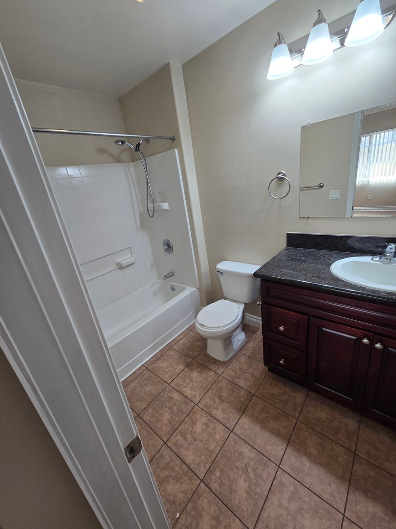 El Cajon Apartment: 921 S Sunshine Ave