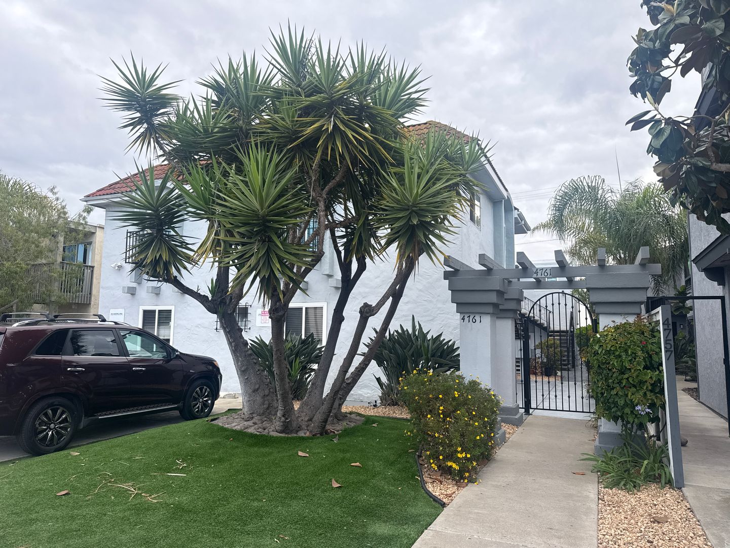 San Diego Apartment: 4761 Mansfield St