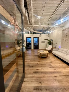 Individual Salon For rent
