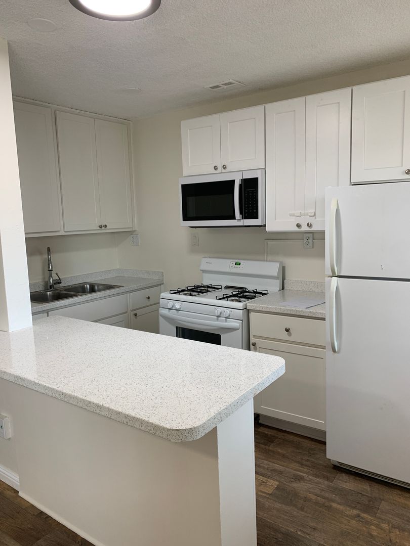 Carlsbad Apartment: 3366 Roosevelt St