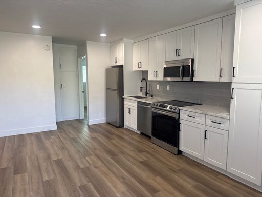 $995 Moves You In! Beautiful 2 Bedroom 1 Bath in Normal Heights! call 6 1 9 8 8 8 5 5 5 4 – photo 1