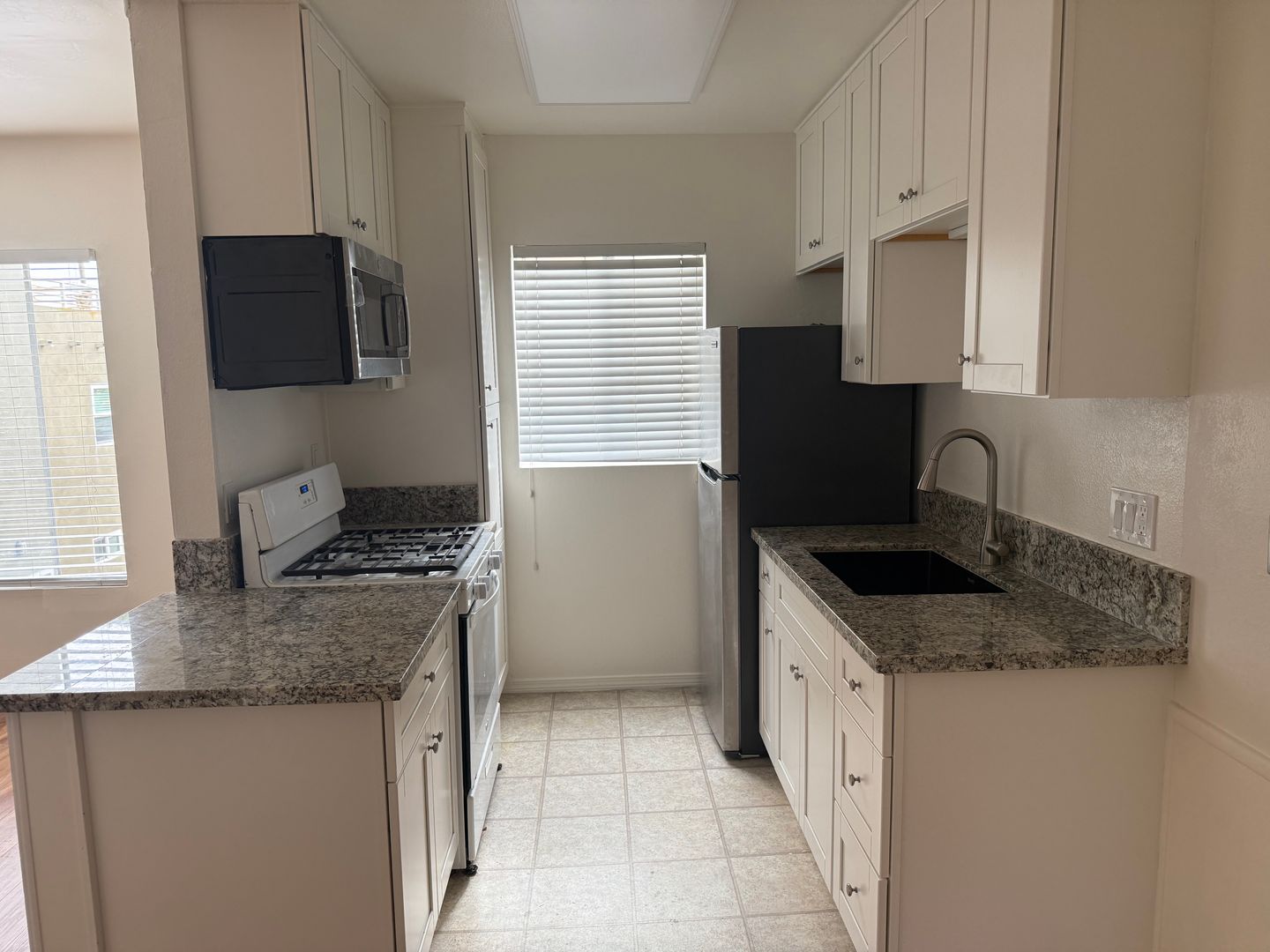 San Diego Apartment: 1452 Grand Ave