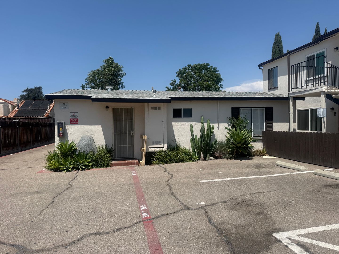 Lakeside Apartment: 12560 Laurel Street