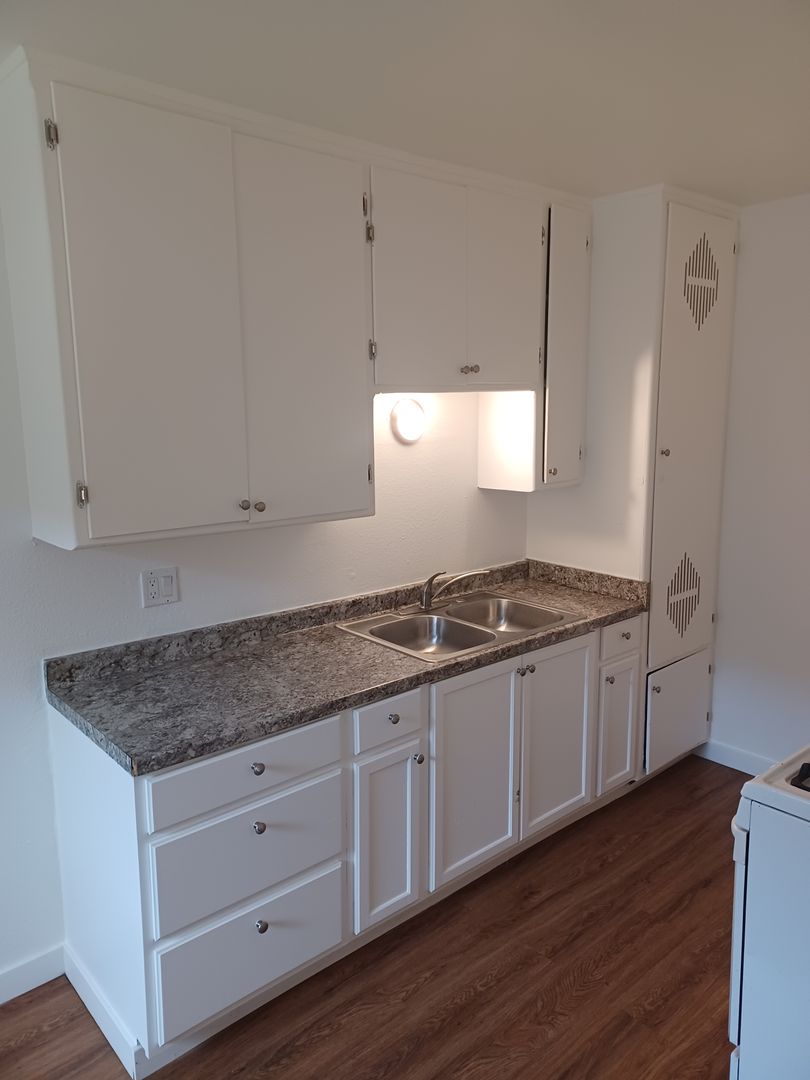Santa Ana Apartment: 1210-1214 E Stafford St