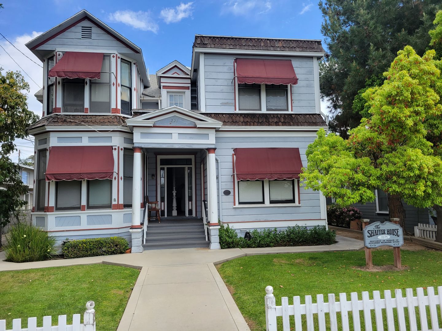 Orange Apartment: 221 N Orange St