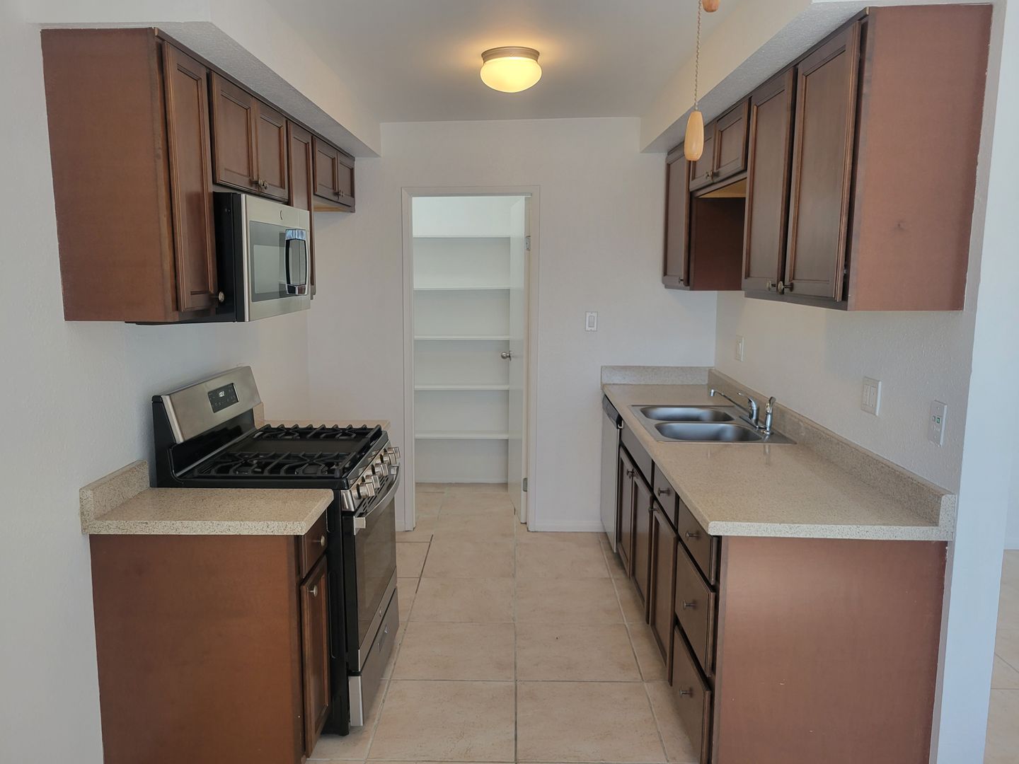 Buena Park Apartment: 7551 Franklin St