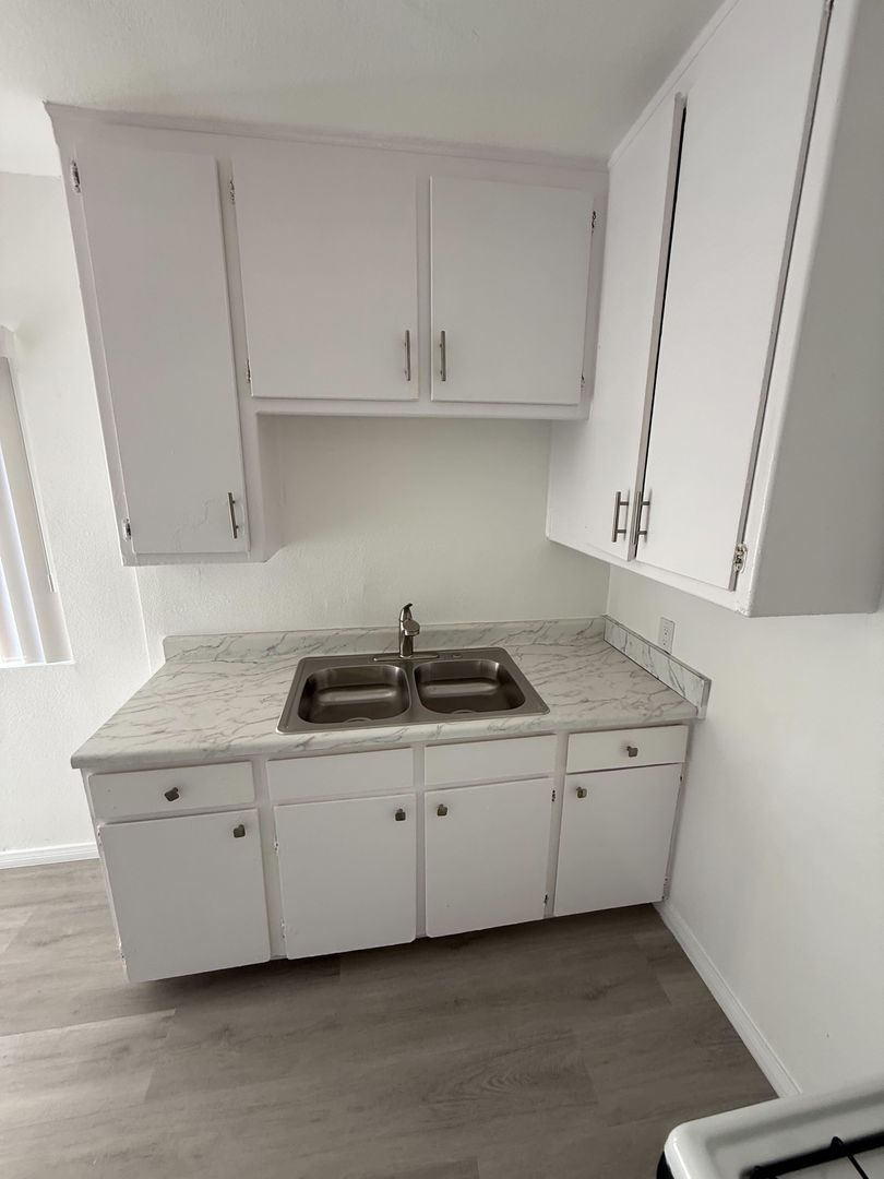 Santa Ana Apartment: 2109-2209 W Myrtle St