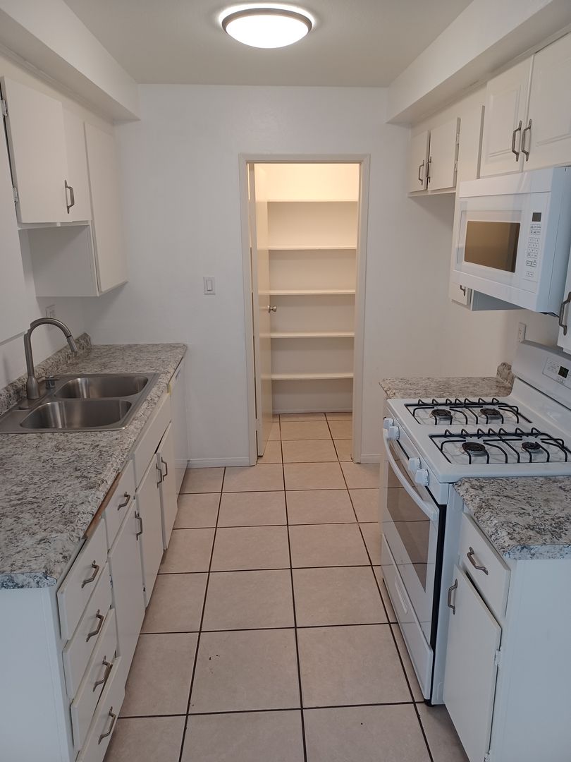 Buena Park Apartment: 7551 Franklin St