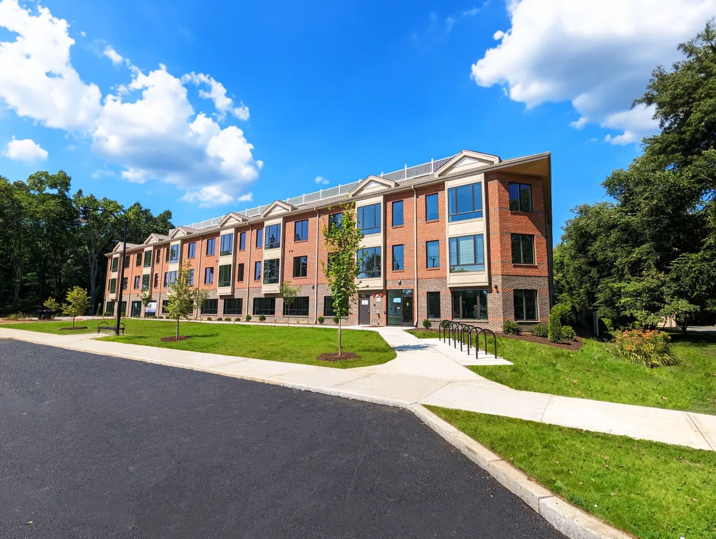 Amherst Apartment: 133 S East Commons