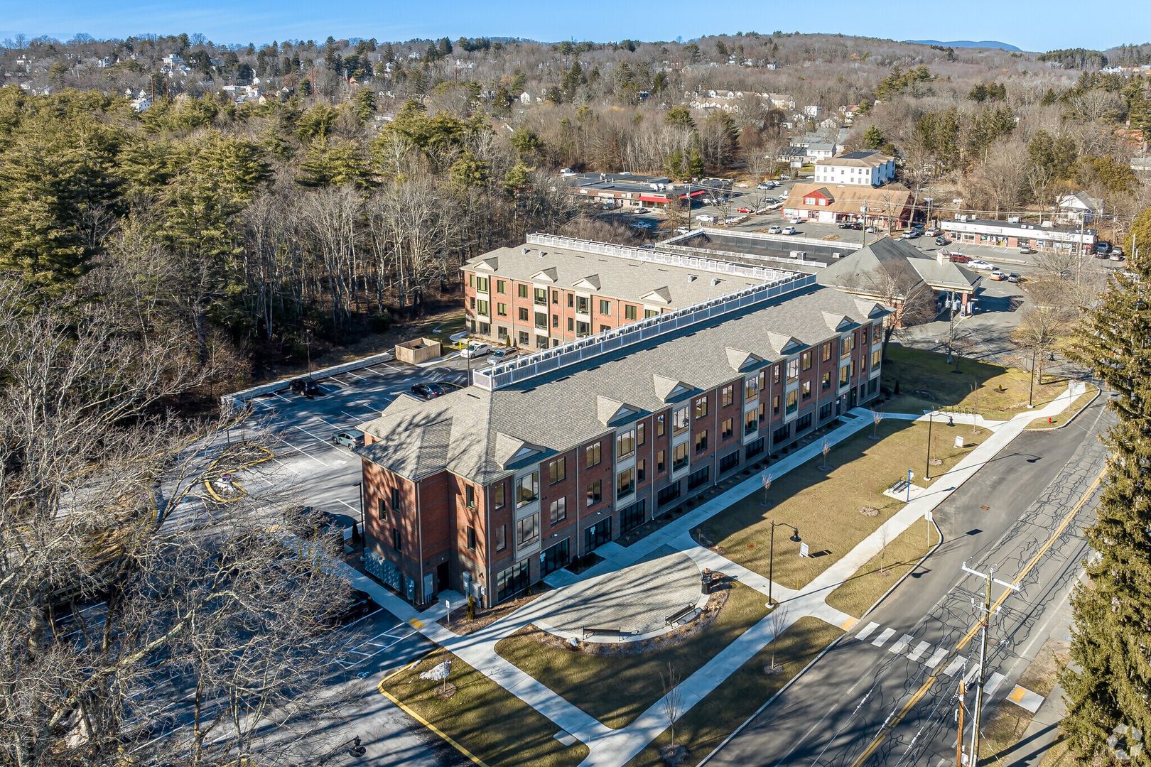 Amherst Apartment: 133 S East Commons