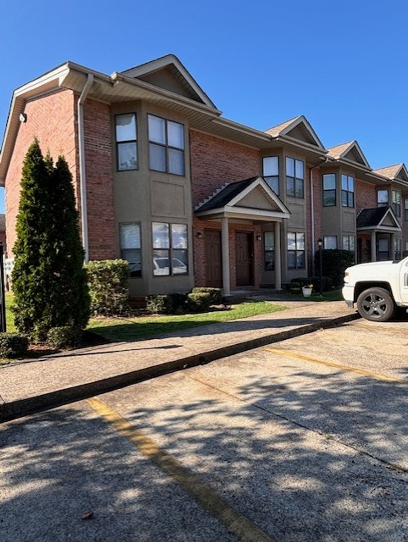 Florence Apartment: 1846 Darby Drive