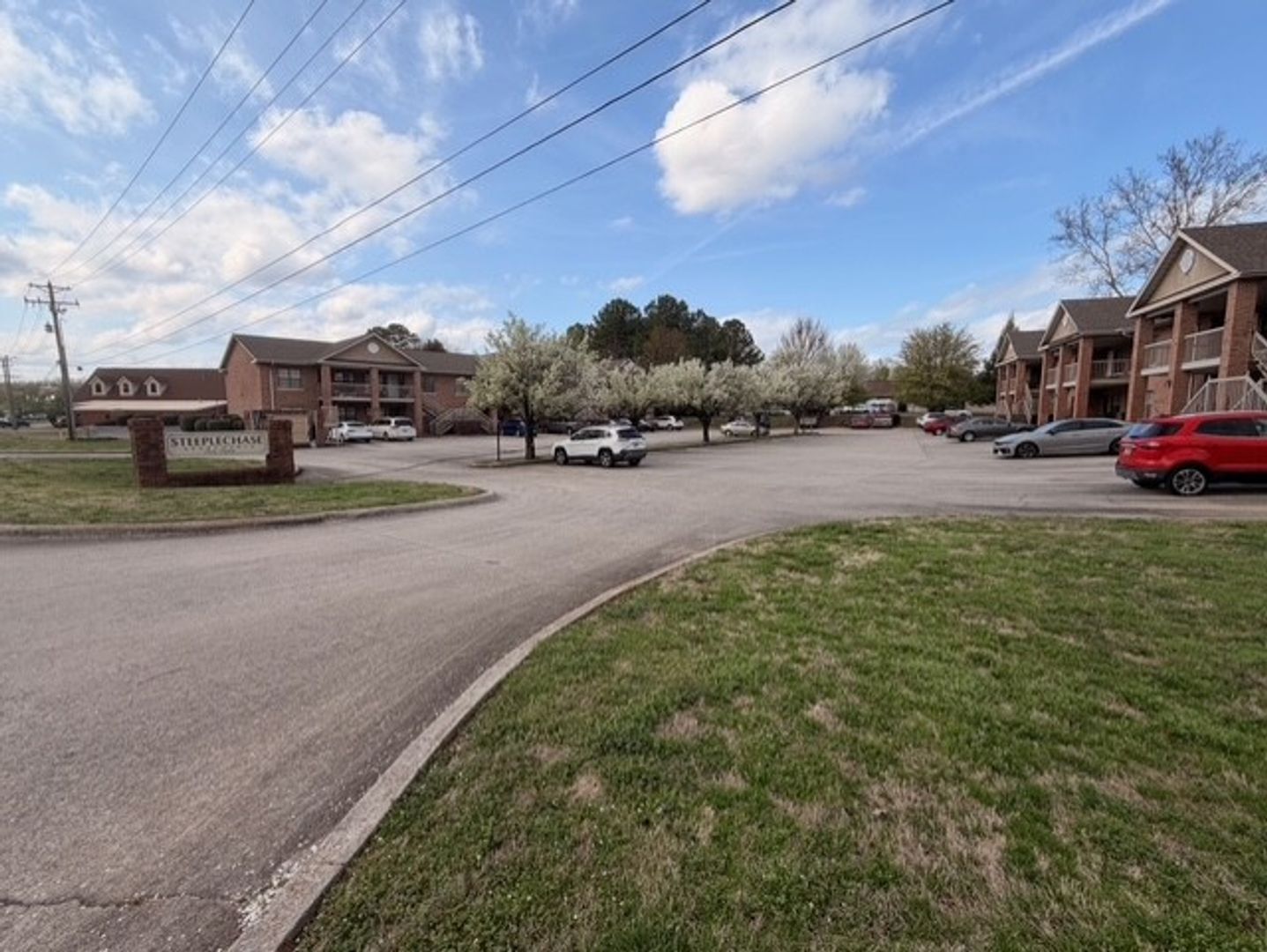 Florence Apartment: 2021 Cloyd Blvd.