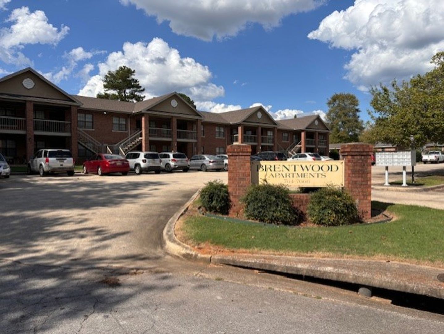 Florence Apartment: 1610 Mockingbird Ct.