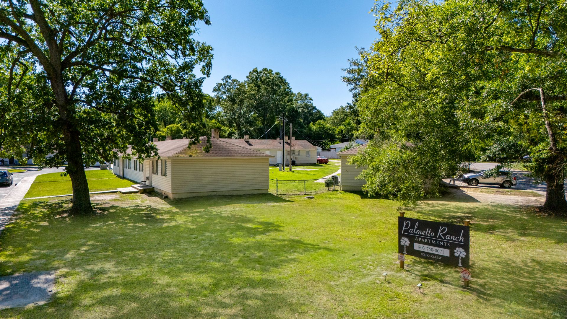 Camden Apartment: 722 Douglas Street