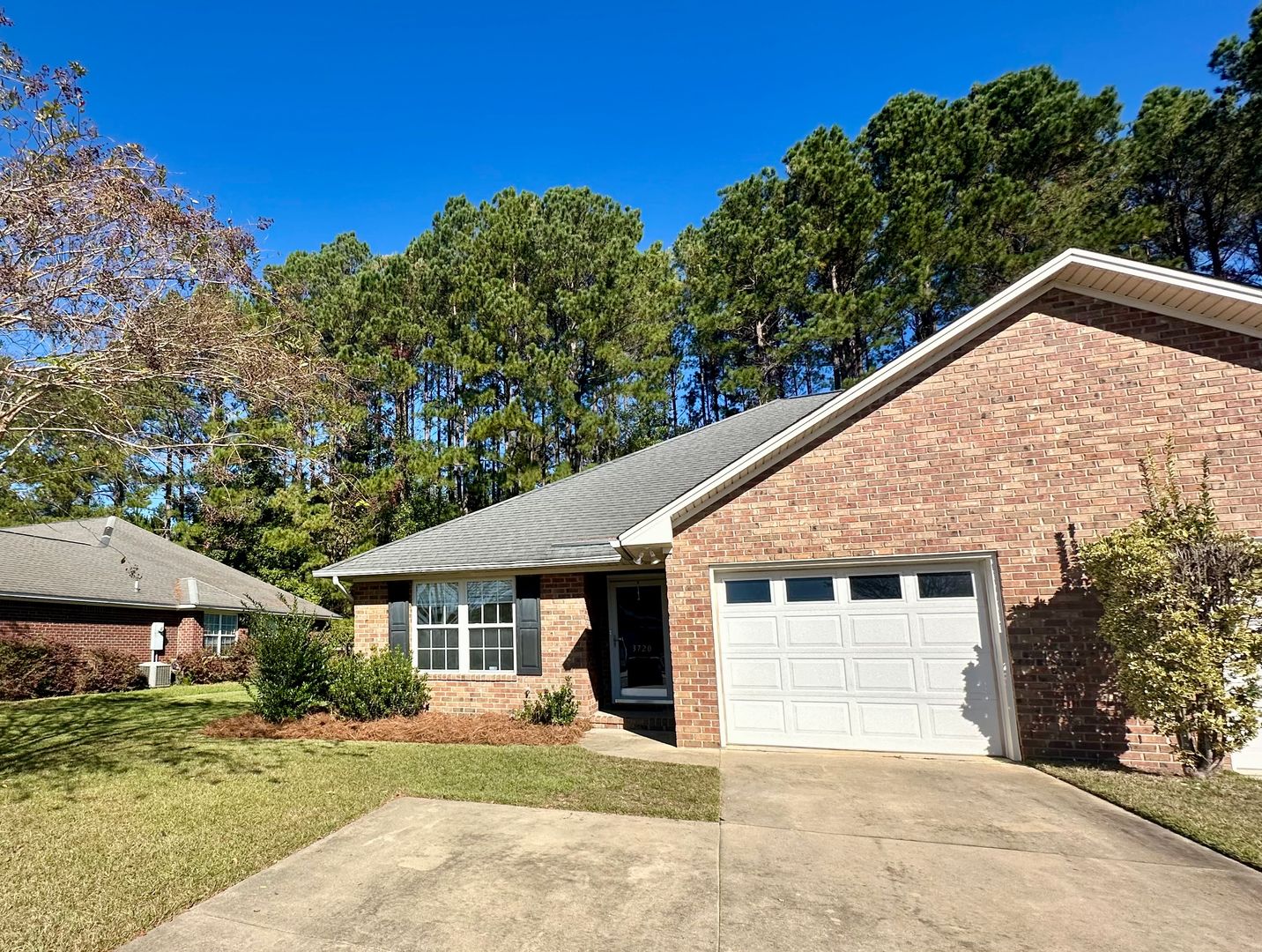 3720 Beacon Dr, Sumter, SC 29154