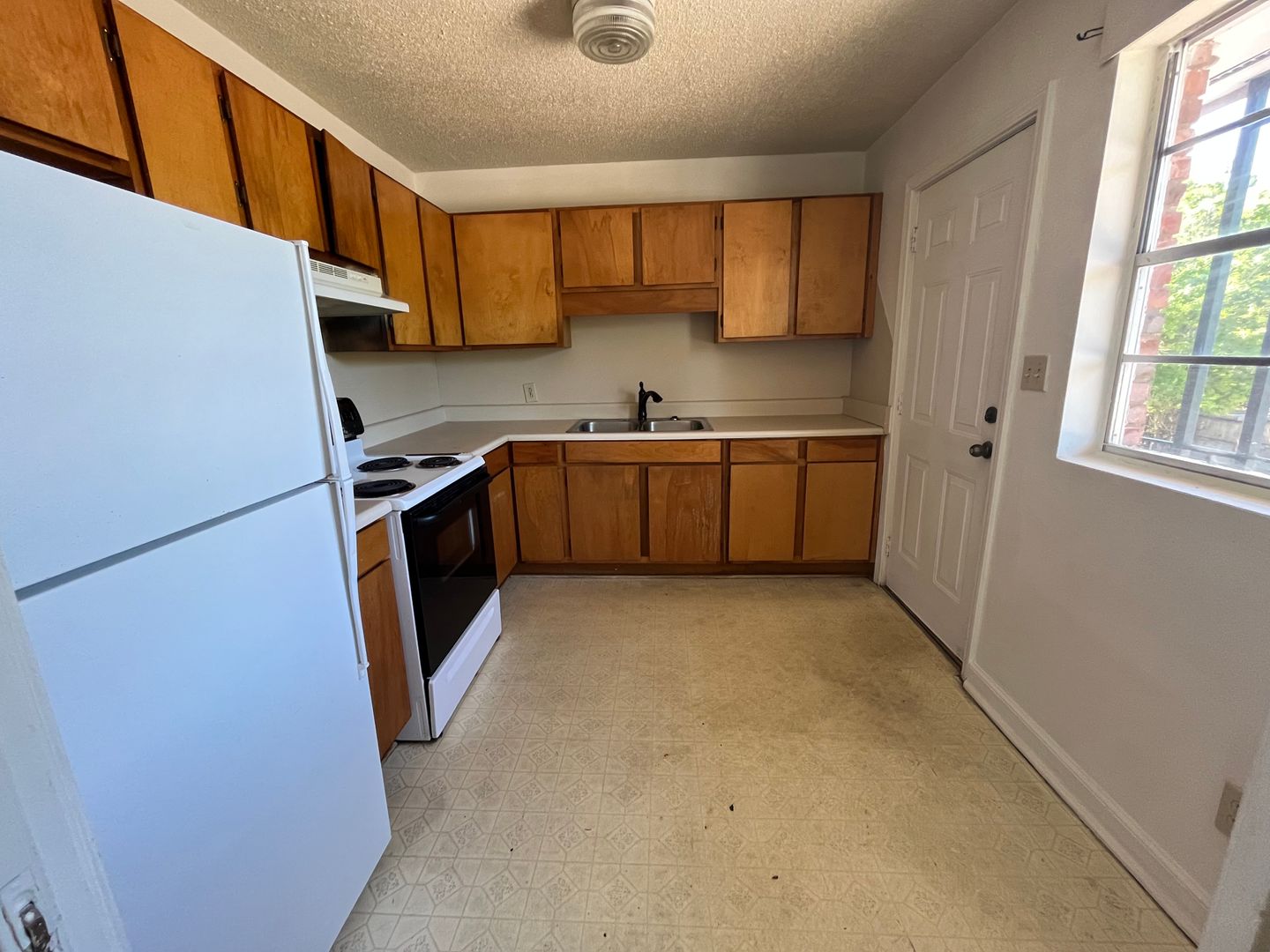 Budget Friendly 2 Bedroom Apartment!