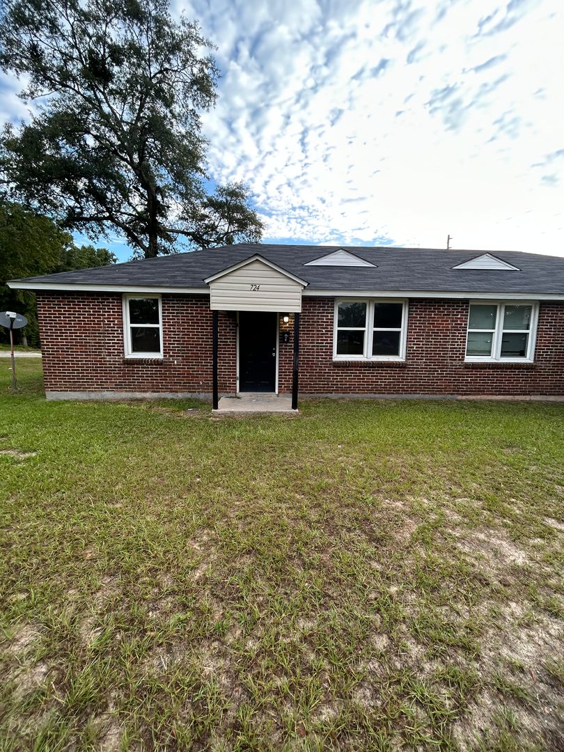 SUMTER Apartment: 724 A MILLER RD