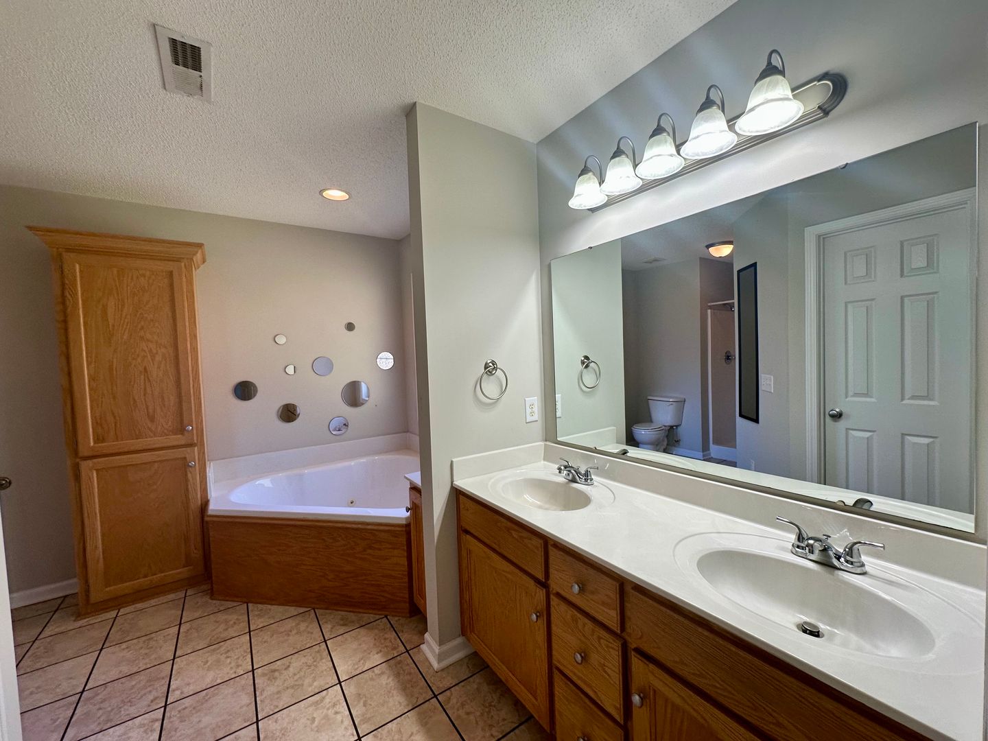 3720 Beacon Dr, Sumter, SC 29154