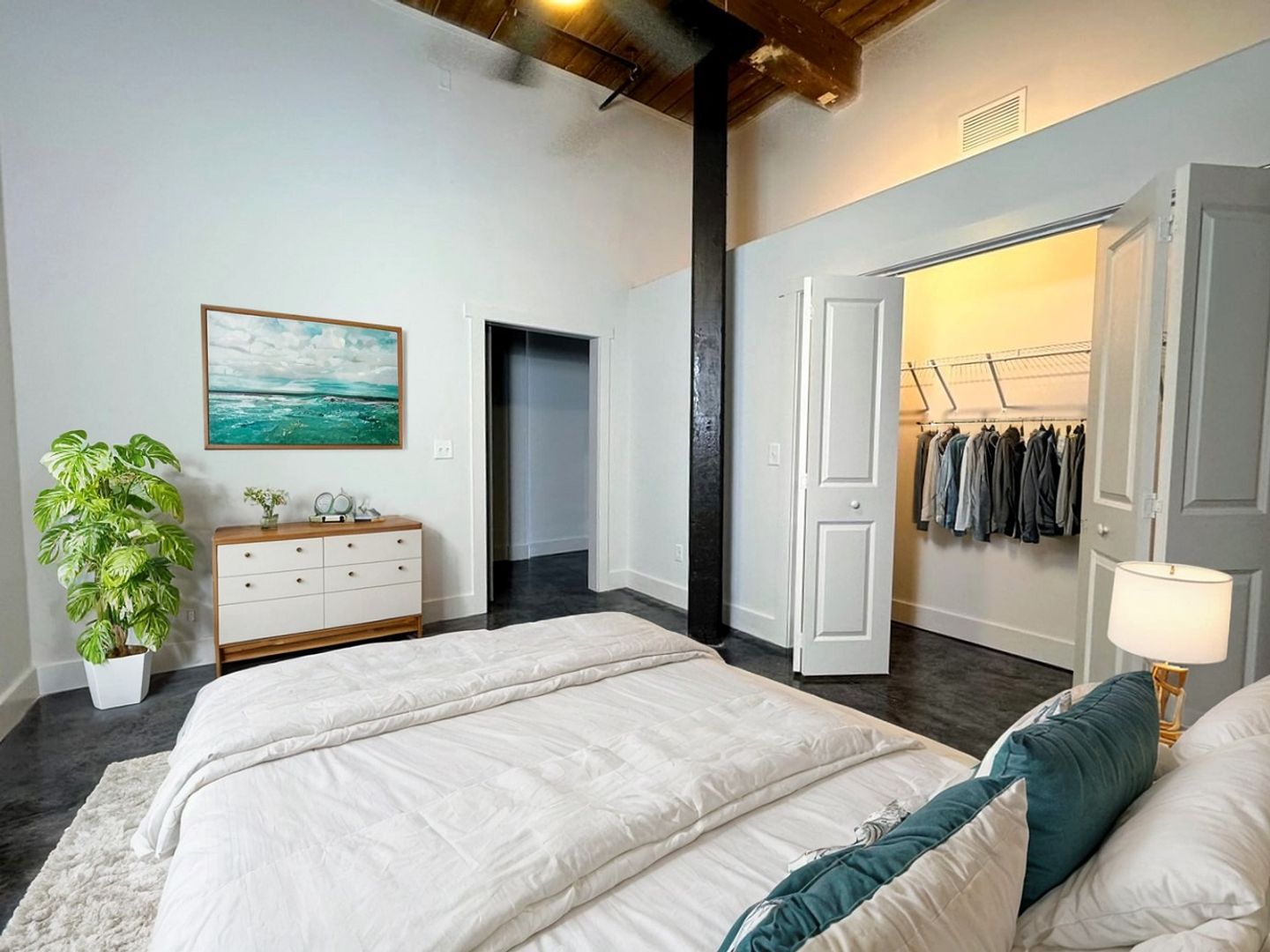 LaGrange Apartment: 710 Greenville Street