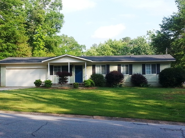 Athens House: 255 Ferncliff Drive