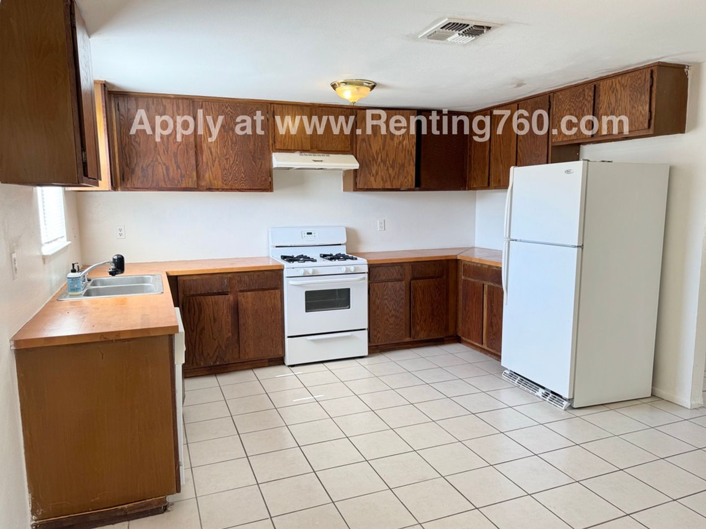29 Palms Apartment: 5827 Bagley Ave