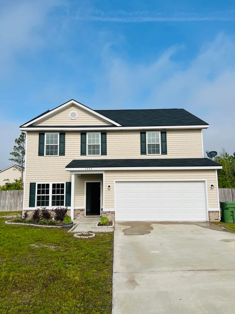 Hinesville House: 1337 Evergreen Trail