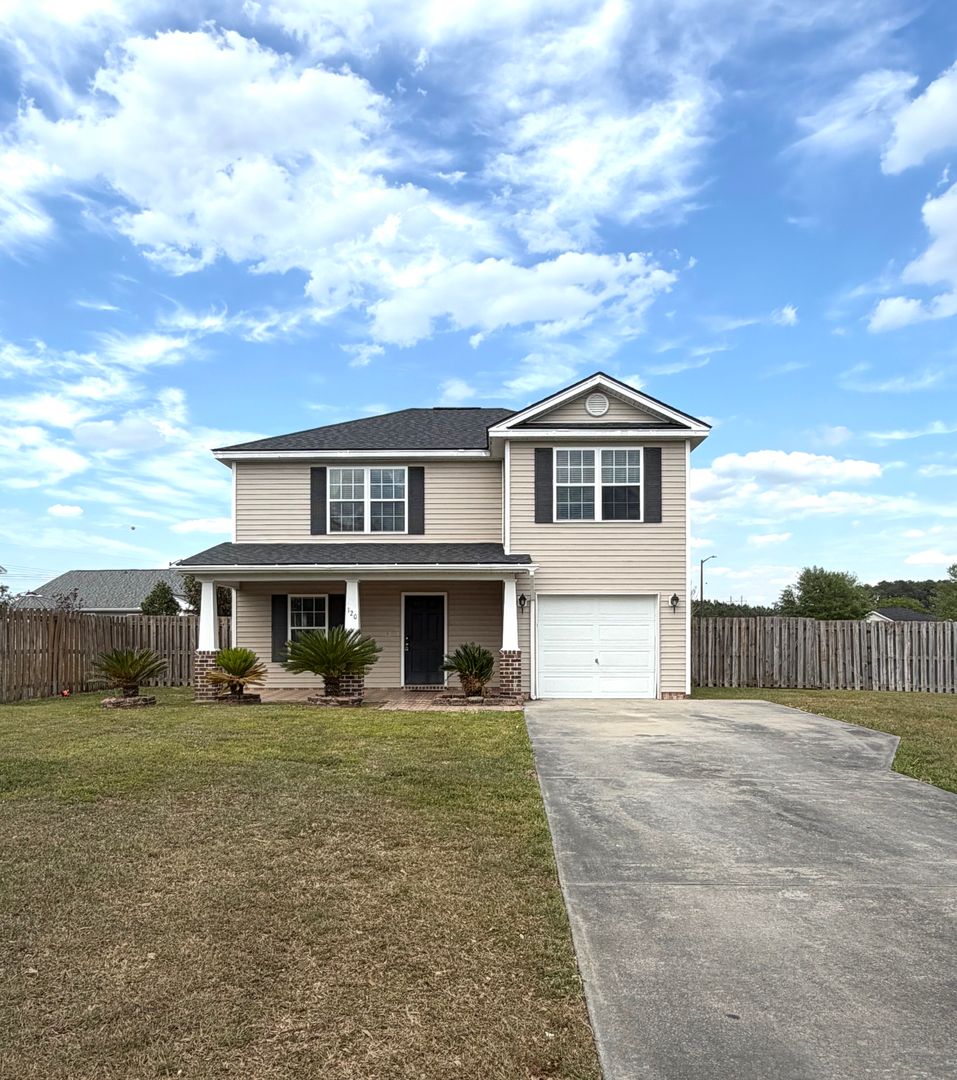 Richmond Hill House: 120 Willow Oak Drive