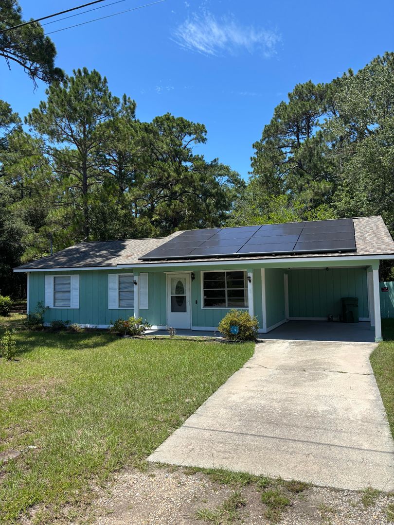 Hinesville House: 642 Lee Road