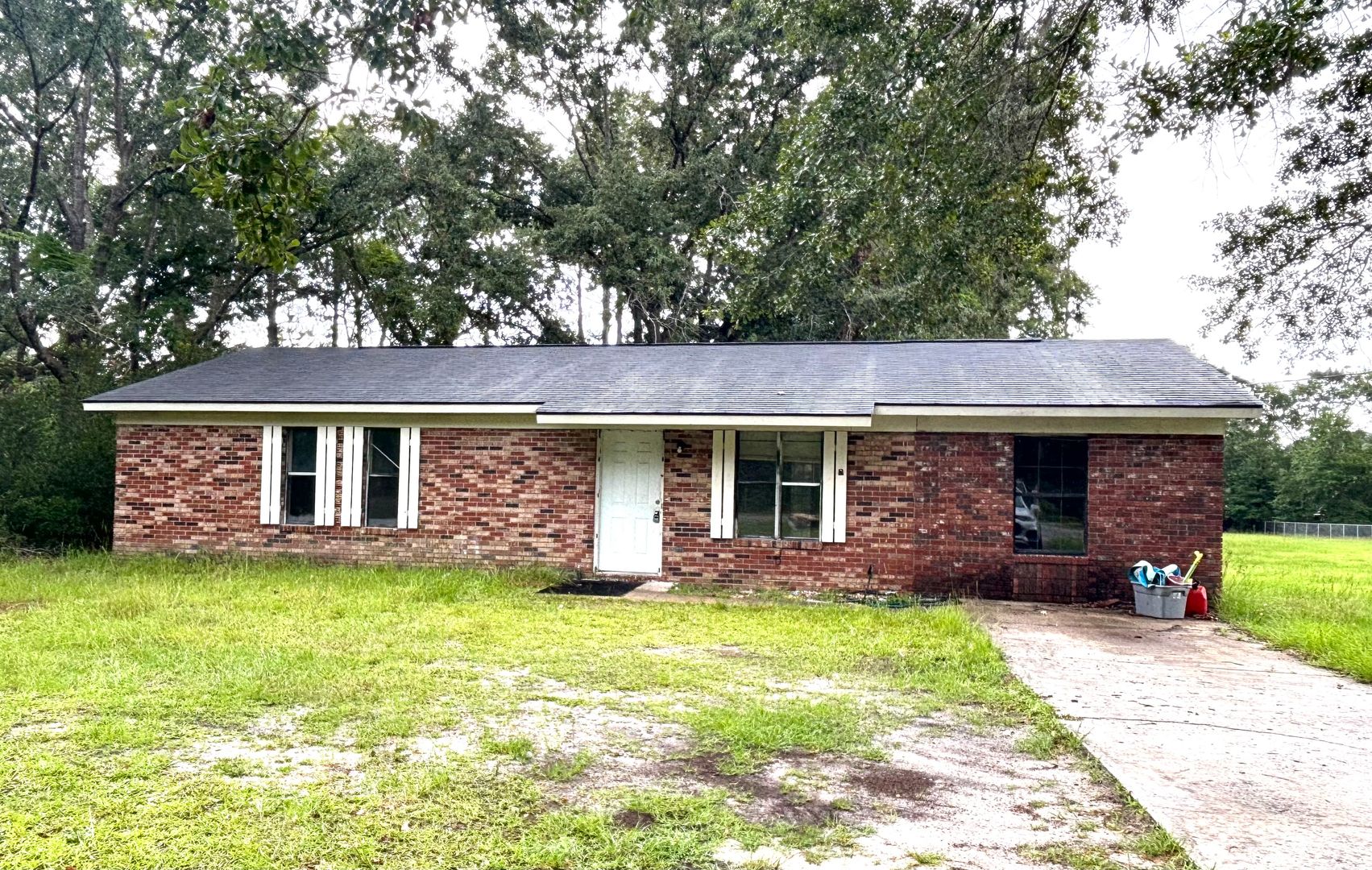 Allenhurst House: 1590 Talmadge Road