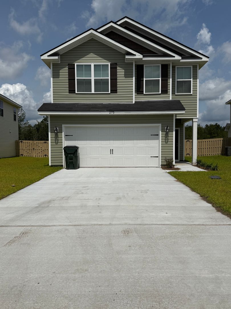 Hinesville House: 275 Boundary Hall Way