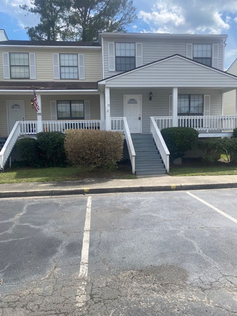 Hinesville House: 912 Pineland Avenue Unit 32