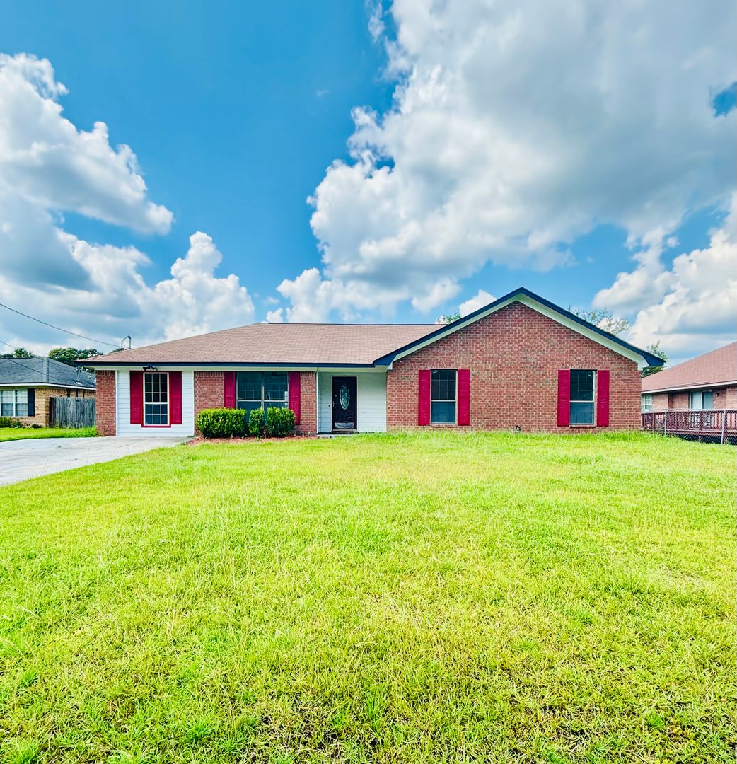 Hinesville House: 932 Highland Drive