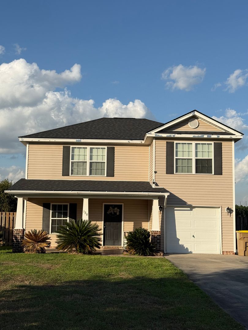 Richmond Hill House: 120 Willow Oak Drive