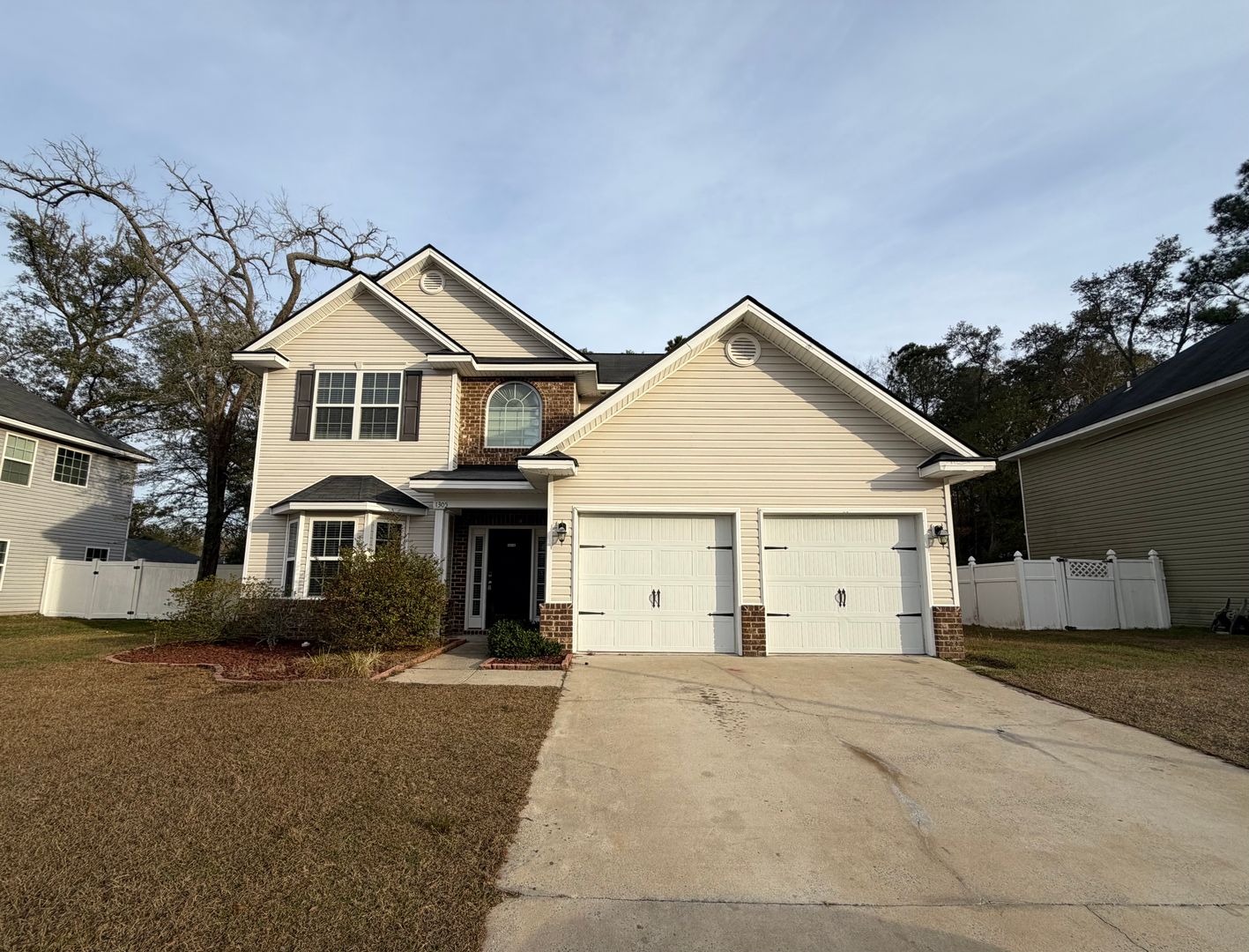 Hinesville House: 1305 Hill View Circle